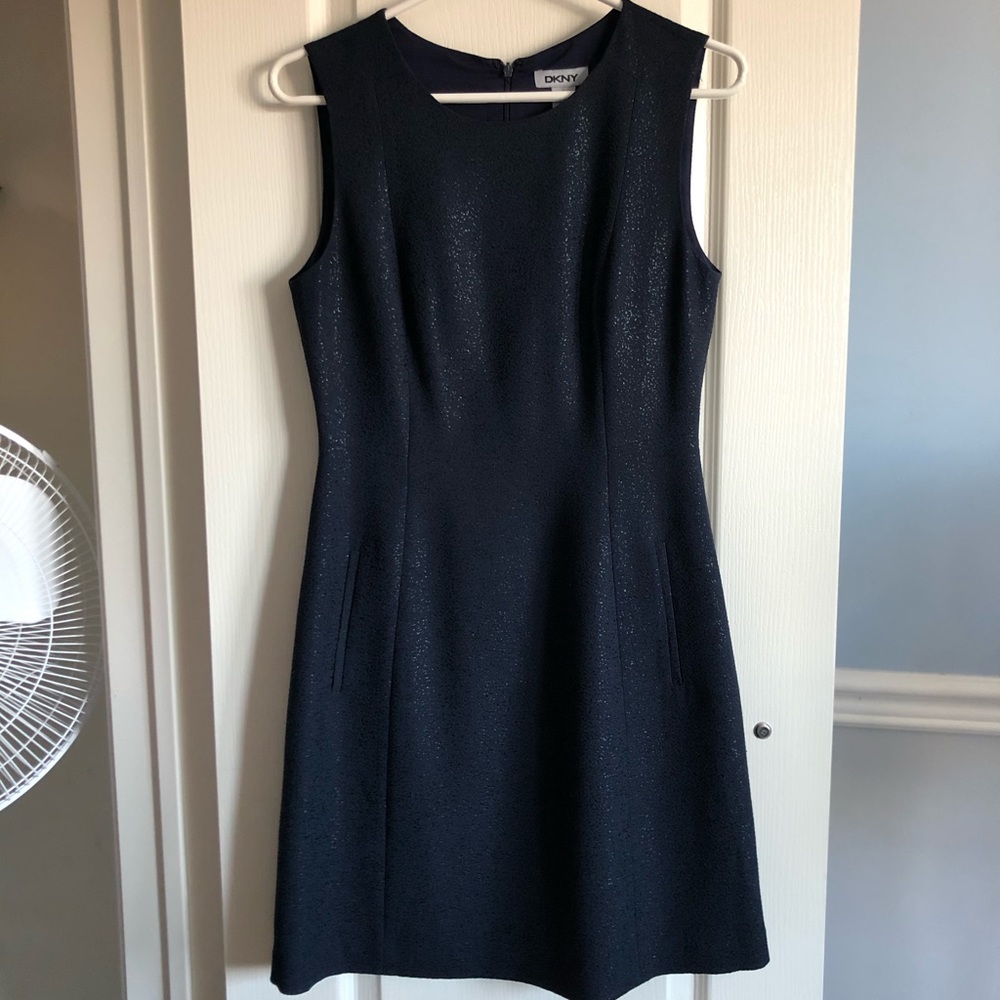 ✨3 for $60✨DKNY Navy blue sleeveless dress